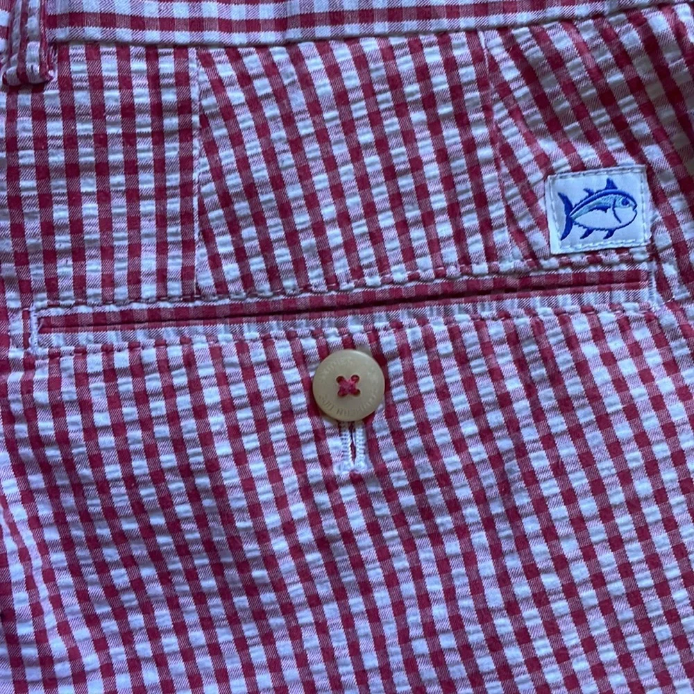Southern Tide “The Skipjack” Red & White Flat Front Seersucker Shorts